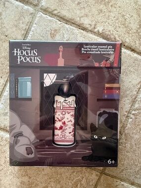 Disney Limited Edition 2000 Black and Red Collectible Box